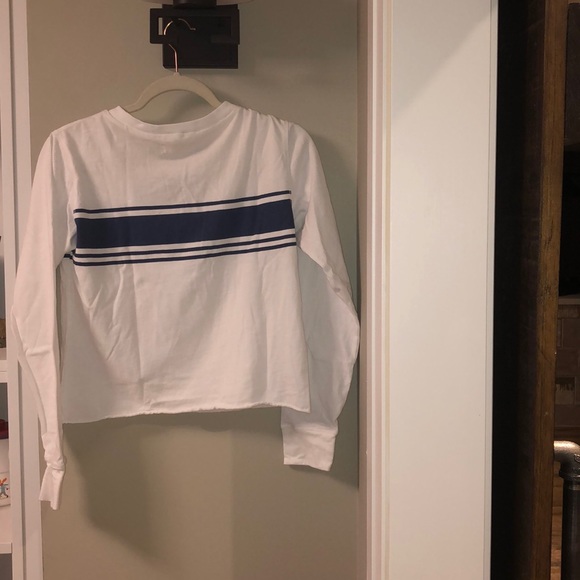 Hollister Tie-In-The-Front Long Sleeve - Picture 5 of 6